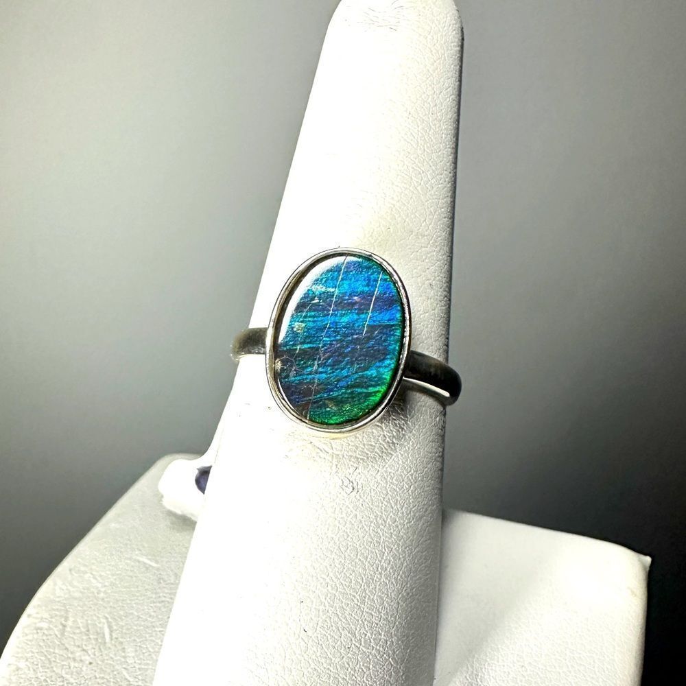NWT oval cabochon Ammolite solitaire ring in solid sterling silver!
